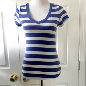 2 look amazing blue striped T-shirt